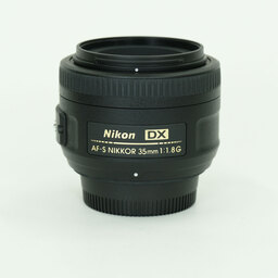 Nikon AF-S DX NIKKOR 35mm f/1.8G Nikon AF-S DX NIKKOR 35mm f/1.8G