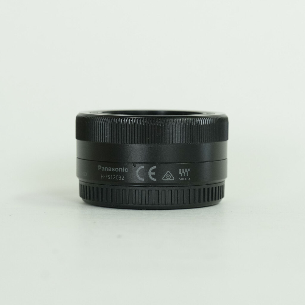 Panasonic LUMIX G VARIO 12-32mm / F3.5-5.6 ASPH. / MEGA O.I.S.