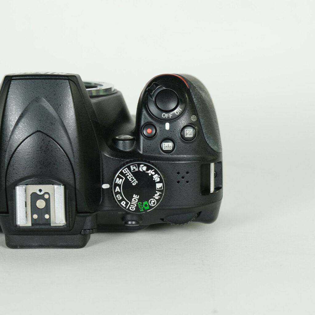 Nikon D3400 Nikon D3400