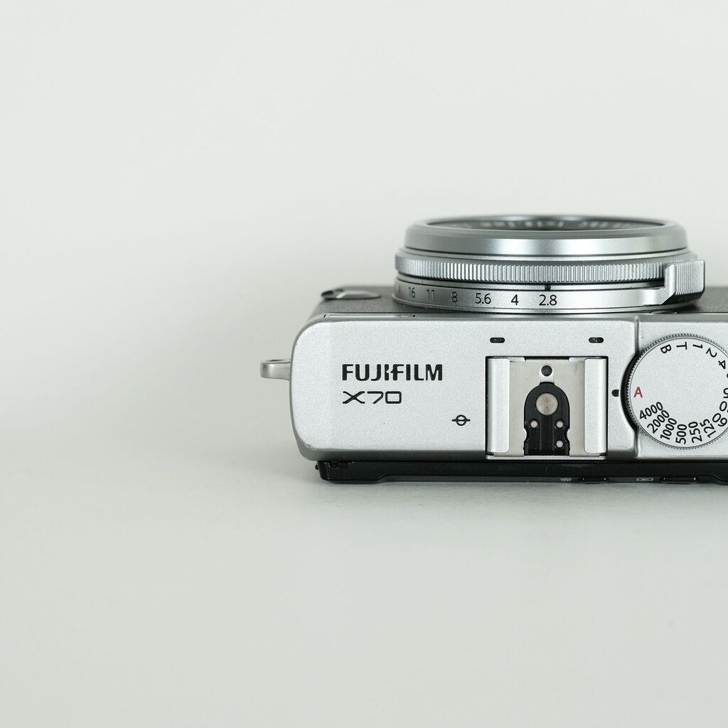 FUJIFILM X70 シルバー