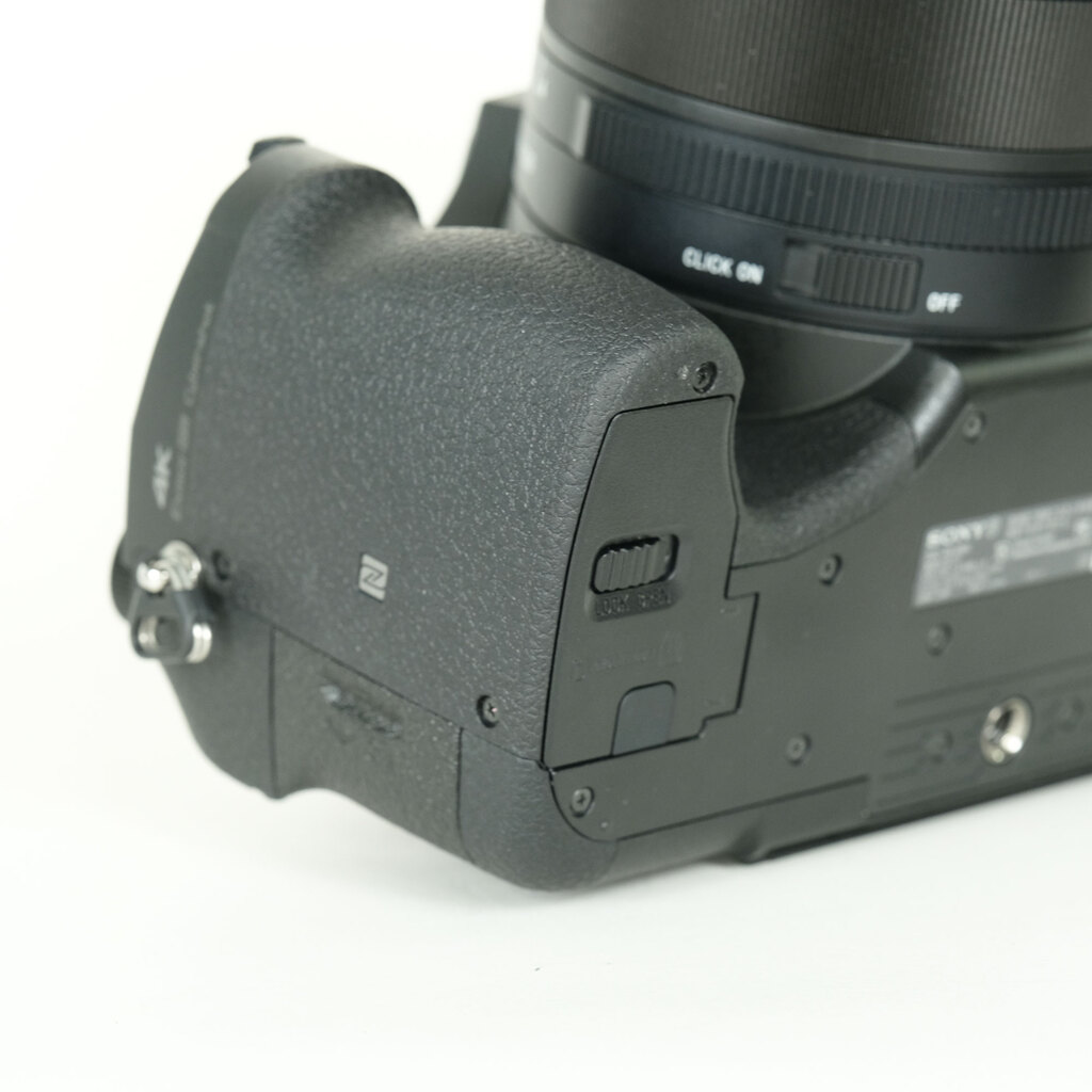 SONY Cyber-shot DSC-RX10M4の出品 | ONE SCENE（ワンシーン）