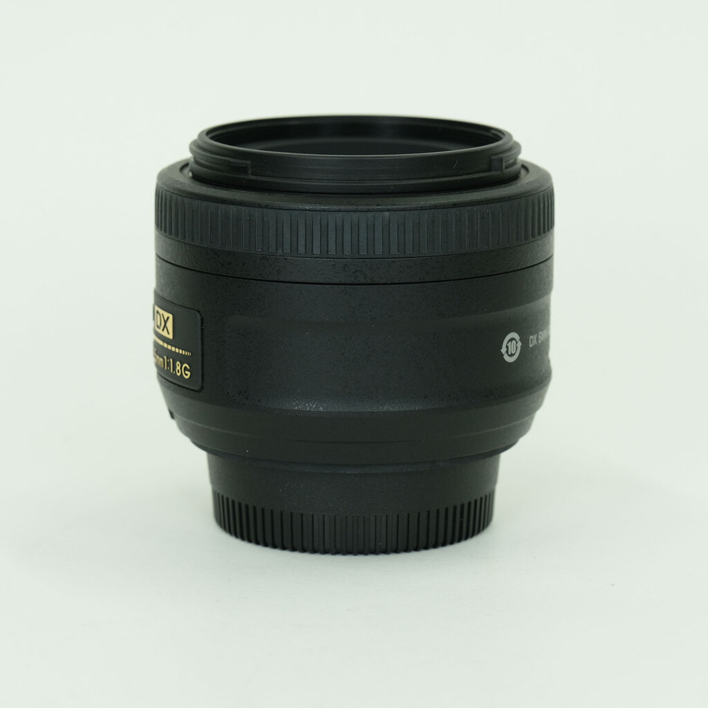 Nikon AF-S DX NIKKOR 35mm f/1.8G Nikon AF-S DX NIKKOR 35mm f/1.8G