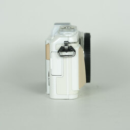 OLYMPUS PEN Lite E-PL7 ボディ ホワイト OLYMPUS PEN Lite E-PL7 ボディ ホワイト