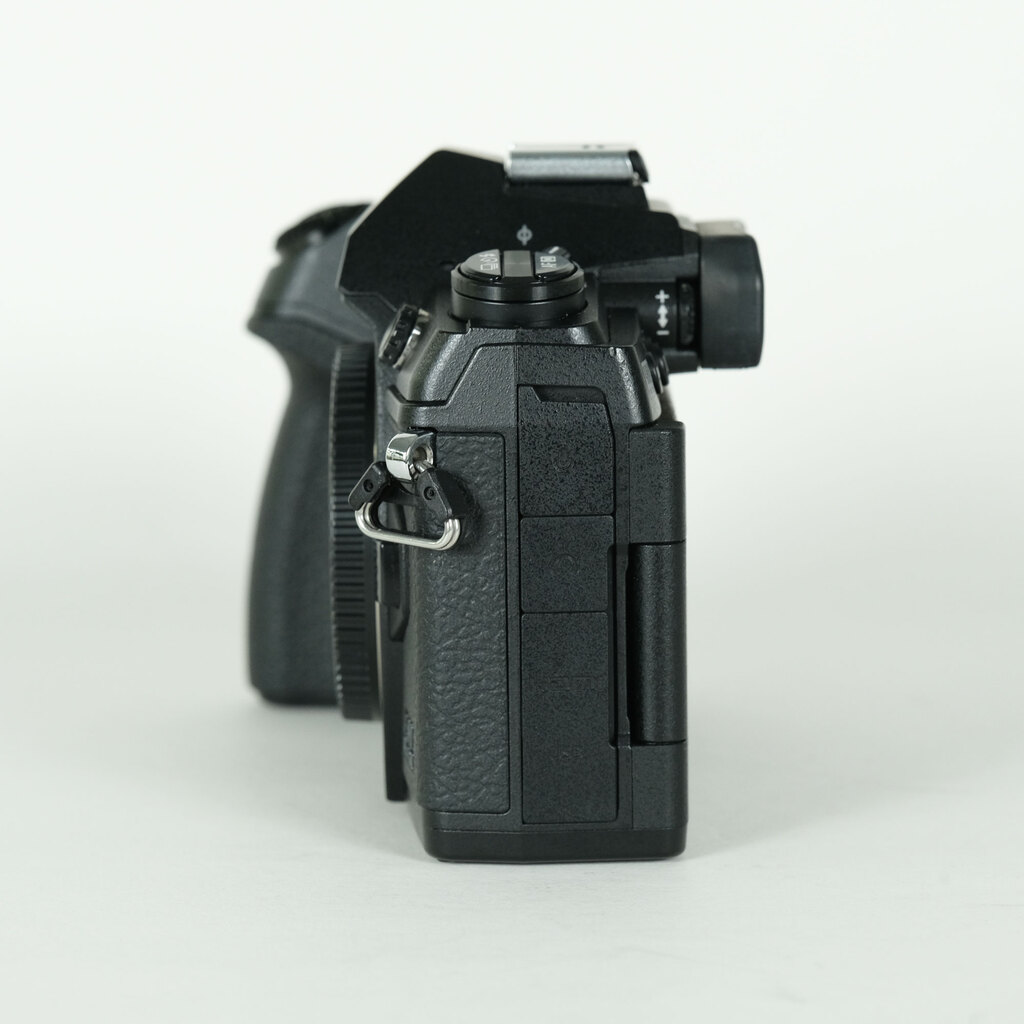 OLYMPUS OM-D E-M1 Mark III