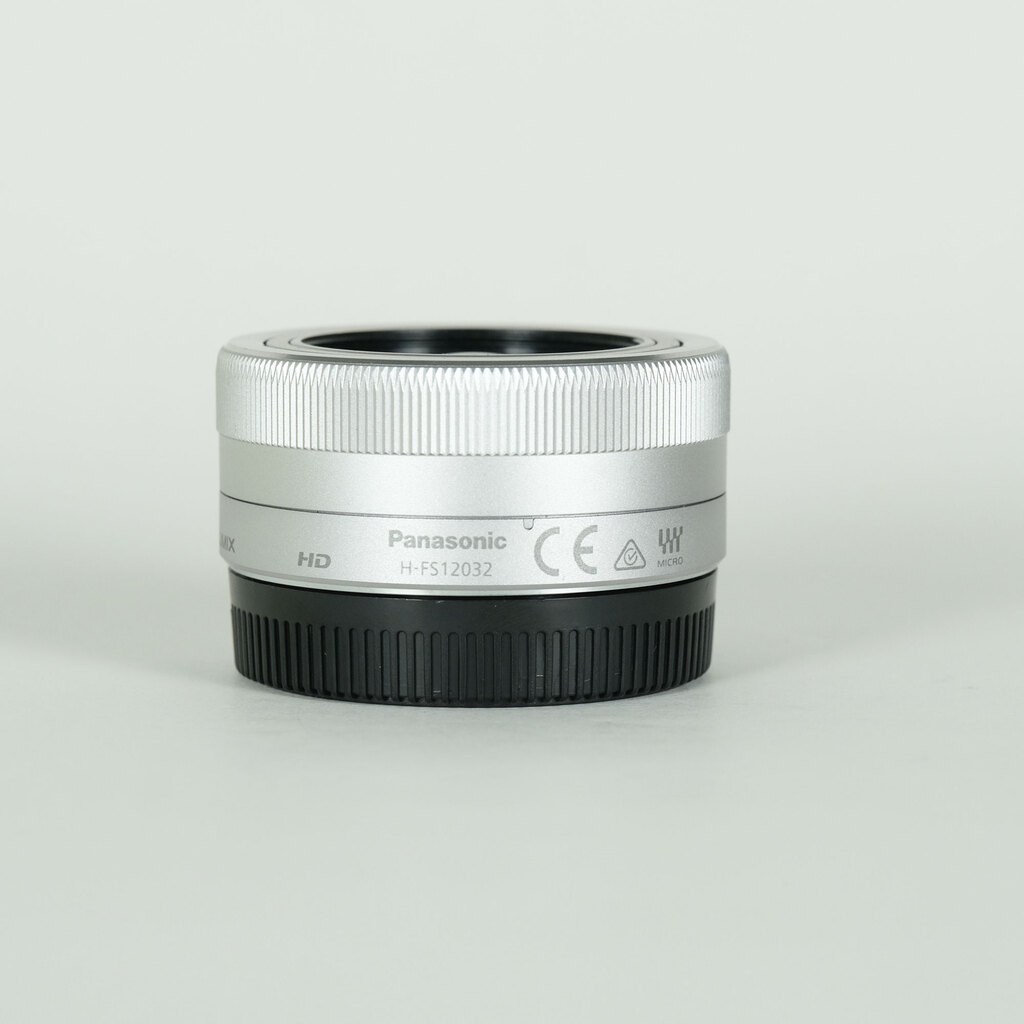 Panasonic LUMIX G VARIO 12-32mm / F3.5-5.6 ASPH. / MEGA O.I.S.の