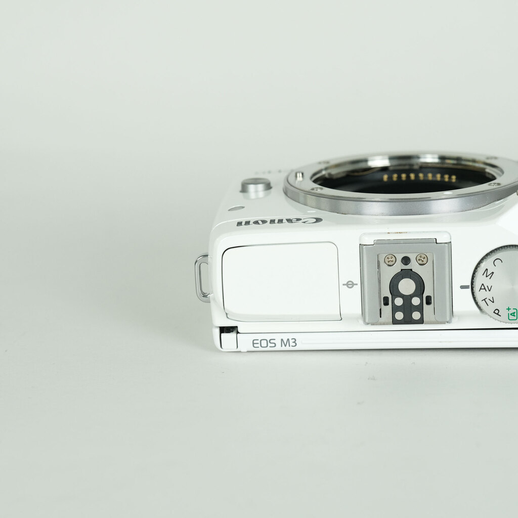 Canon EOS M3 ボディ ホワイトの出品 | ONE SCENE（ワンシーン）