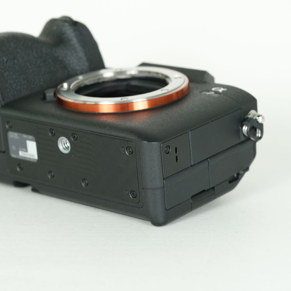 SONY α7 IV（ILCE-7M4）の出品 | ONE SCENE（ワンシーン）