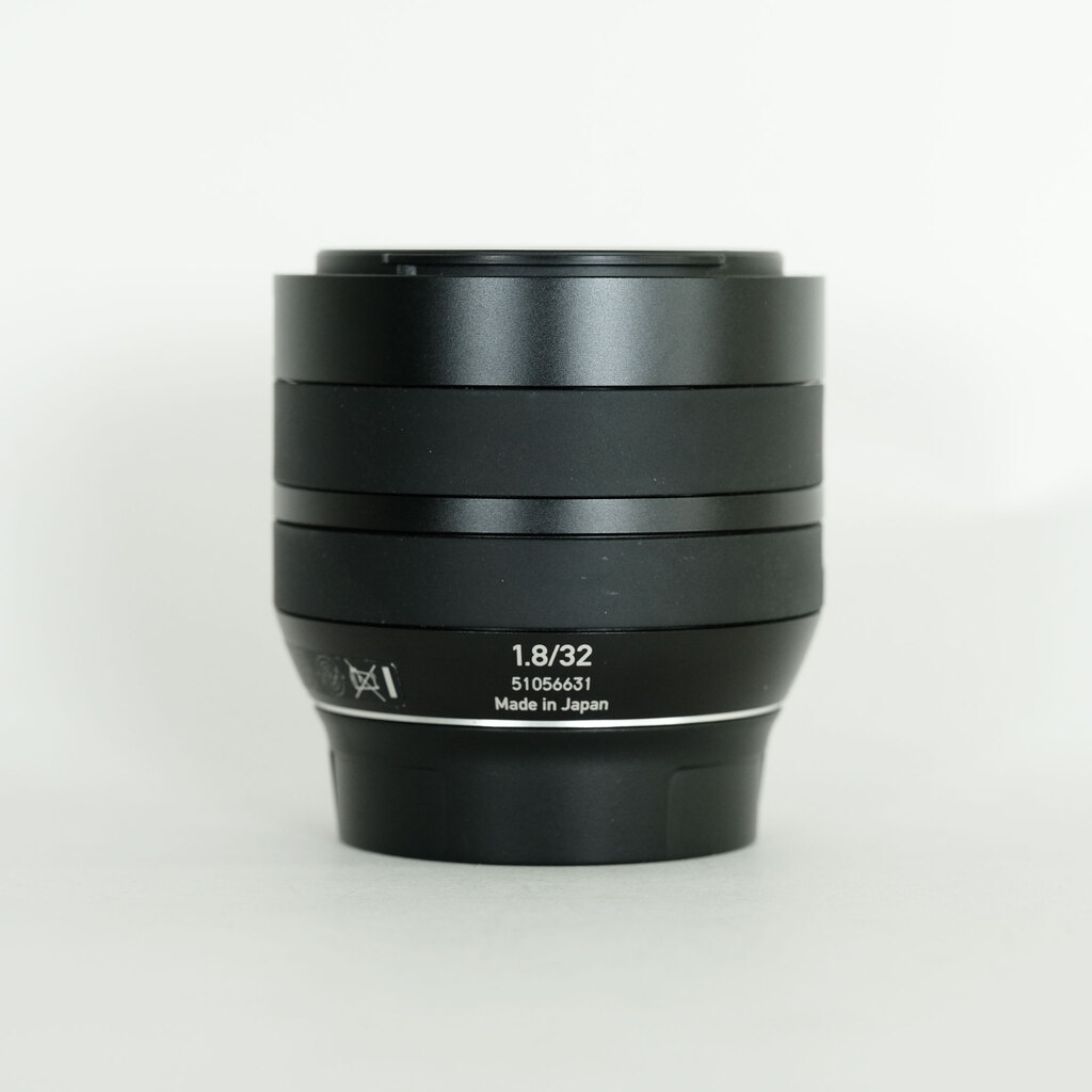 Carl Zeiss Touit 1.8/32 [フジフイルムX用]