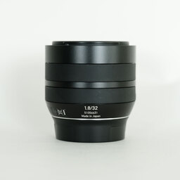 Carl Zeiss Touit 1.8/32 [フジフイルムX用]