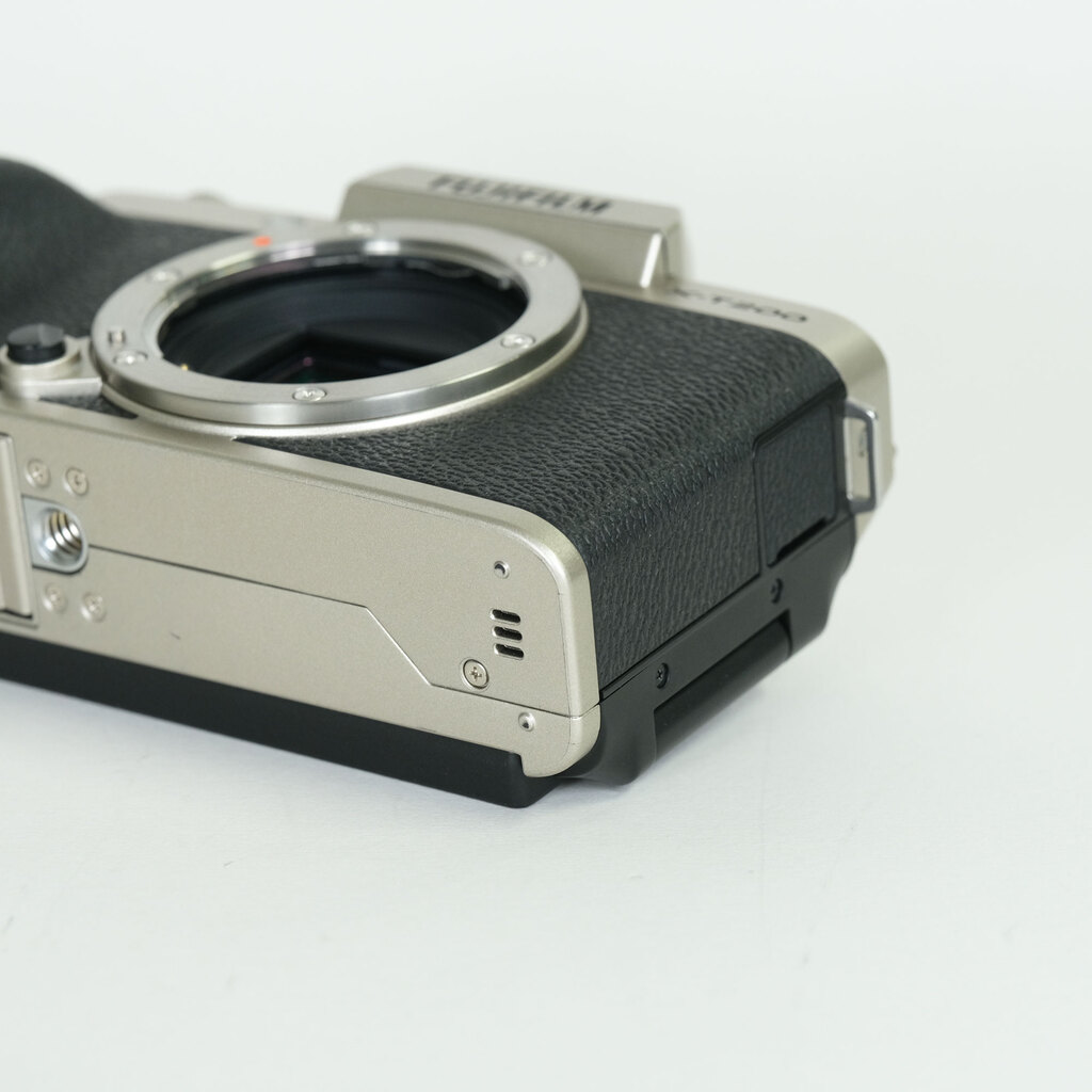FUJIFILM X-T200 ボディ シャンパンゴールド