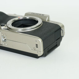 FUJIFILM X-T200 ボディ シャンパンゴールド