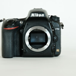 Nikon D750