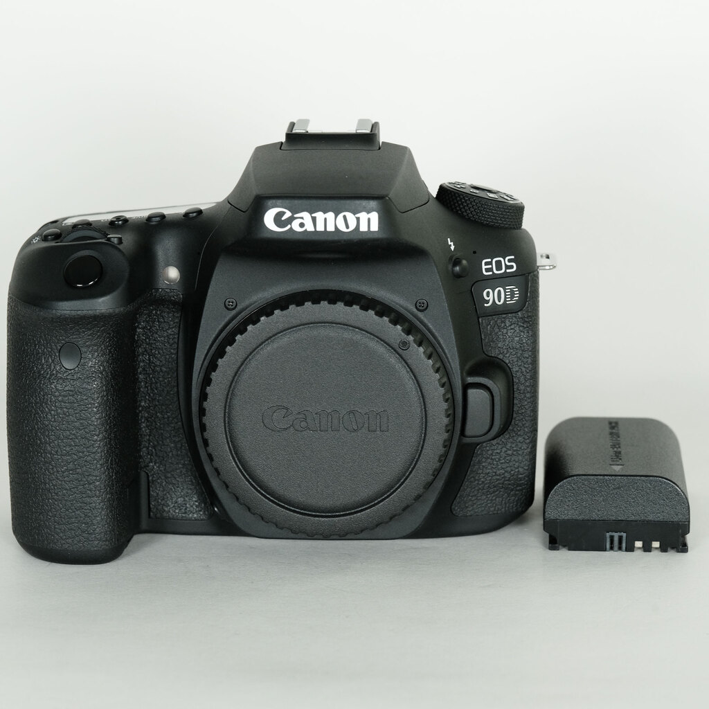 Canon EOS 90D