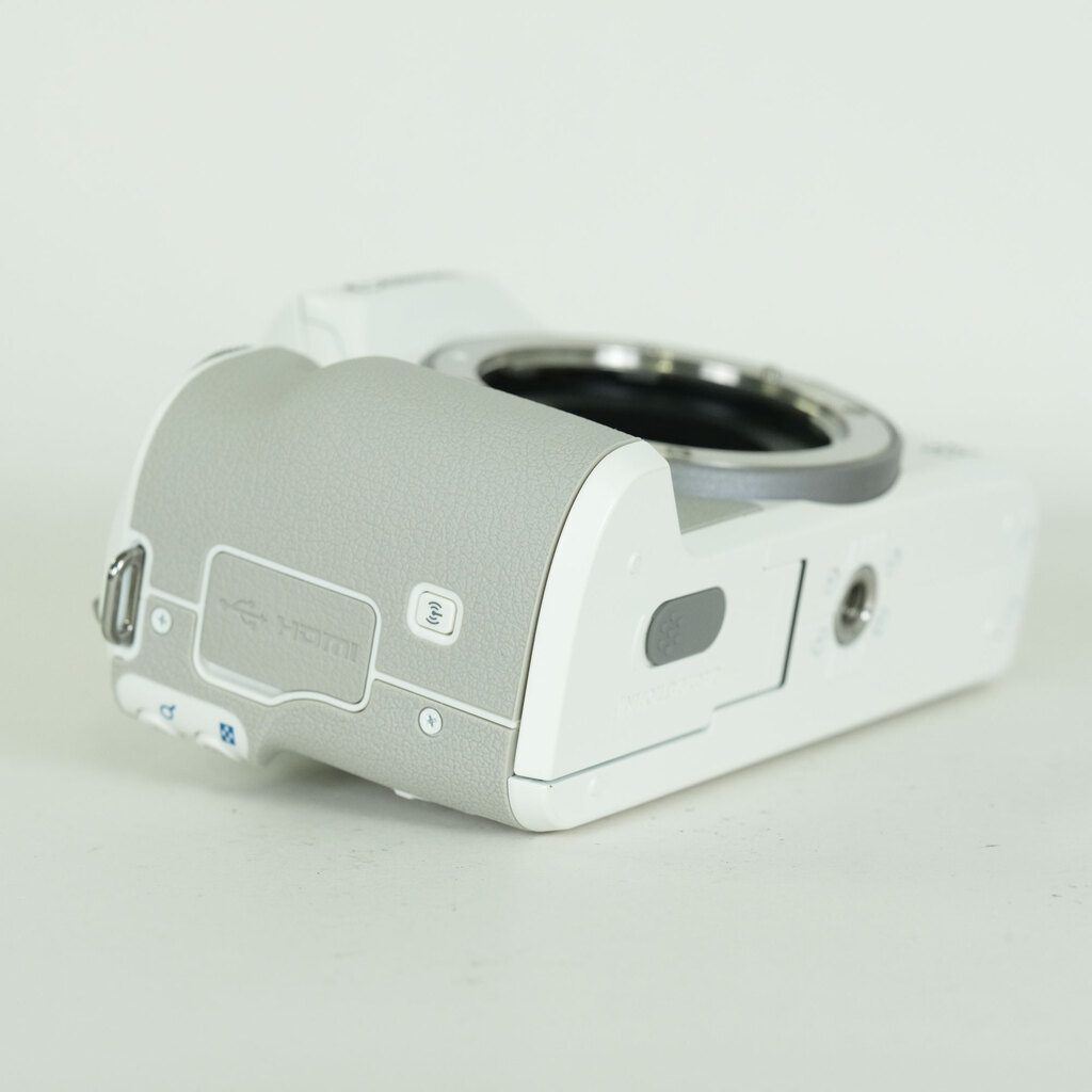 Canon EOS Kiss M2