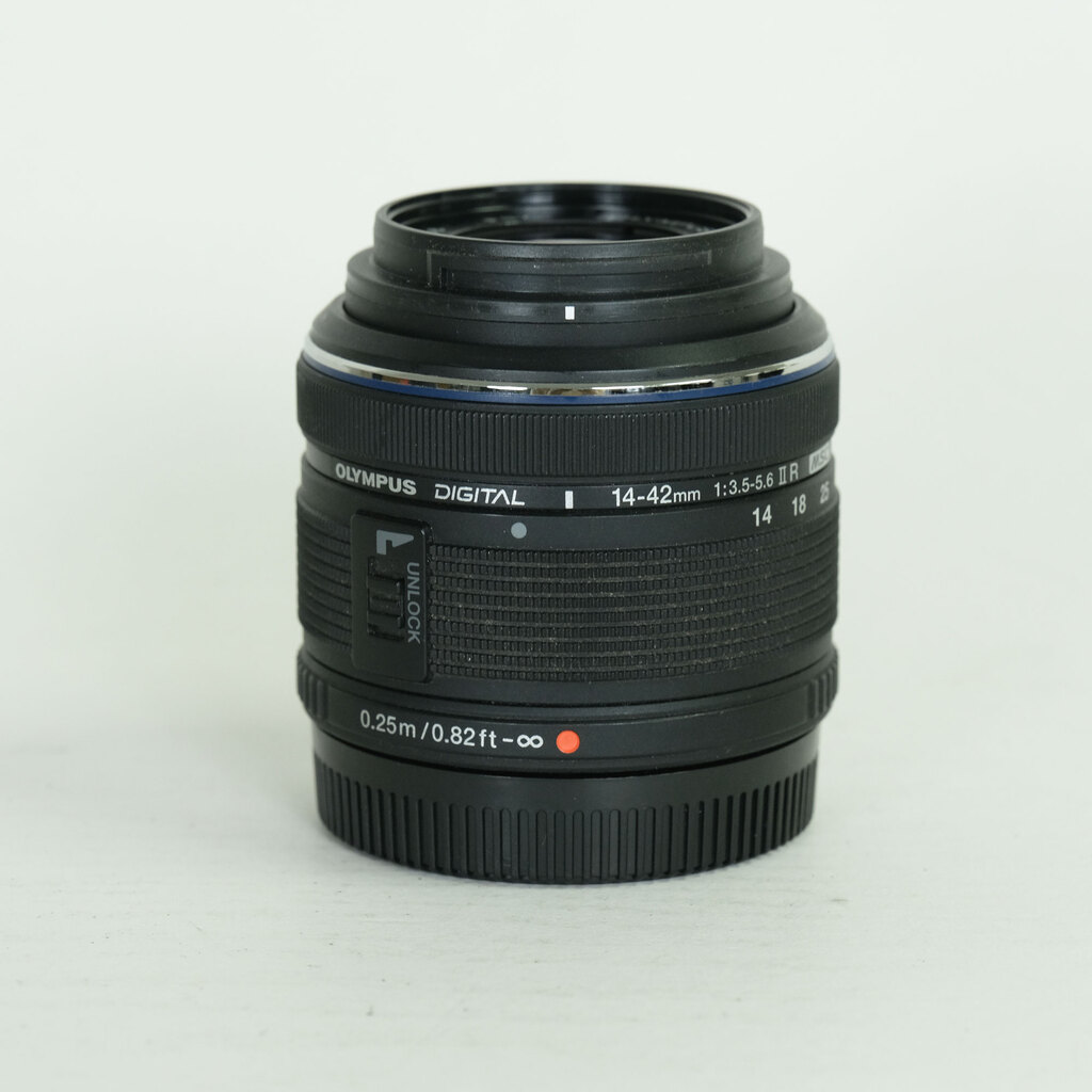 OLYMPUS M.ZUIKO DIGITAL 14-42mm F3.5-5.6IIR ブラック
