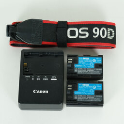 Canon EOS 90D