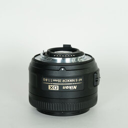 Nikon AF-S DX NIKKOR 35mm f/1.8G Nikon AF-S DX NIKKOR 35mm f/1.8G