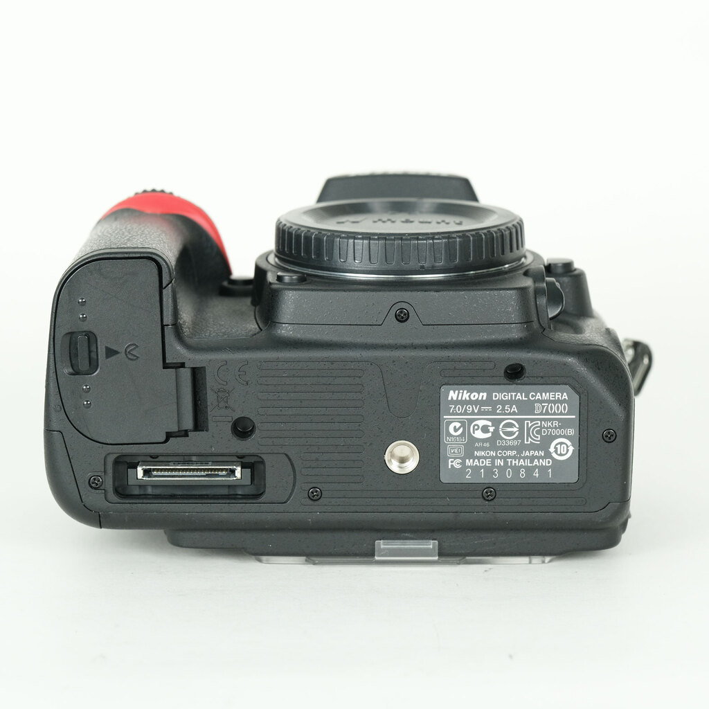 Nikon D7000の出品 | ONE SCENE（ワンシーン）
