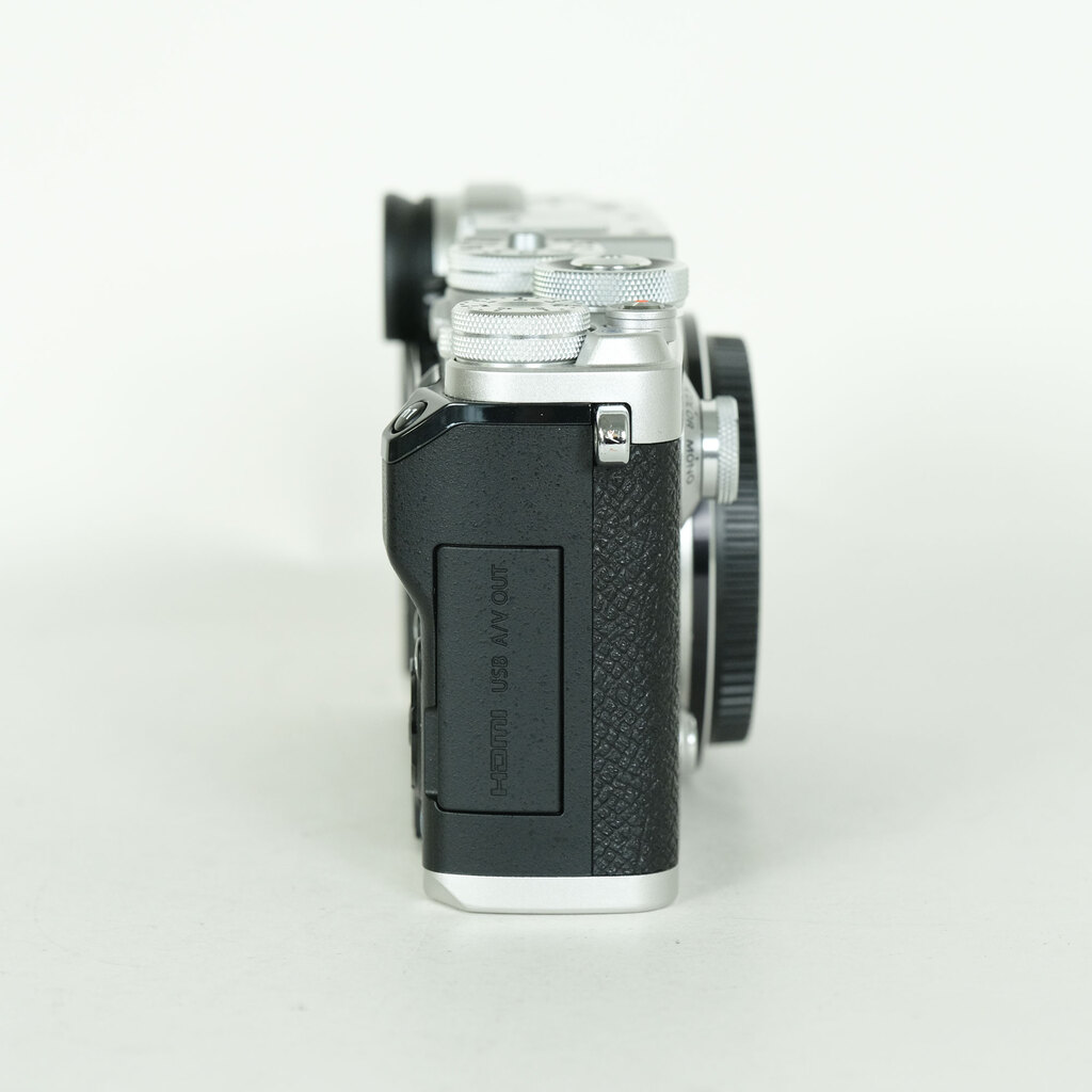OLYMPUS PEN-F