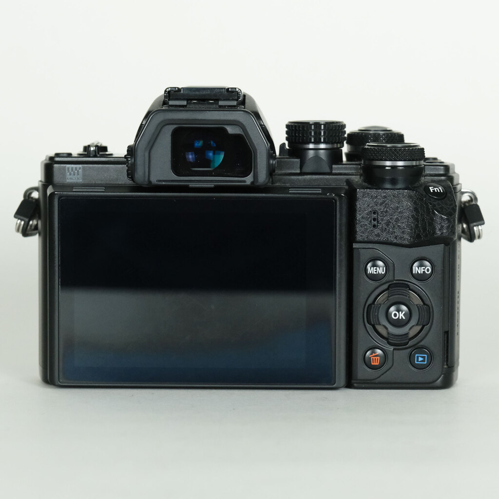 OLYMPUS OM-D E-M10 Mark II