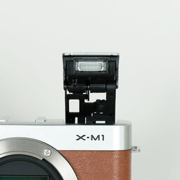 FUJIFILM X-M1 ボディ ブラウン