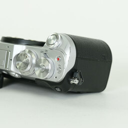 Panasonic LUMIX DMC-GX8 ボディ シルバー