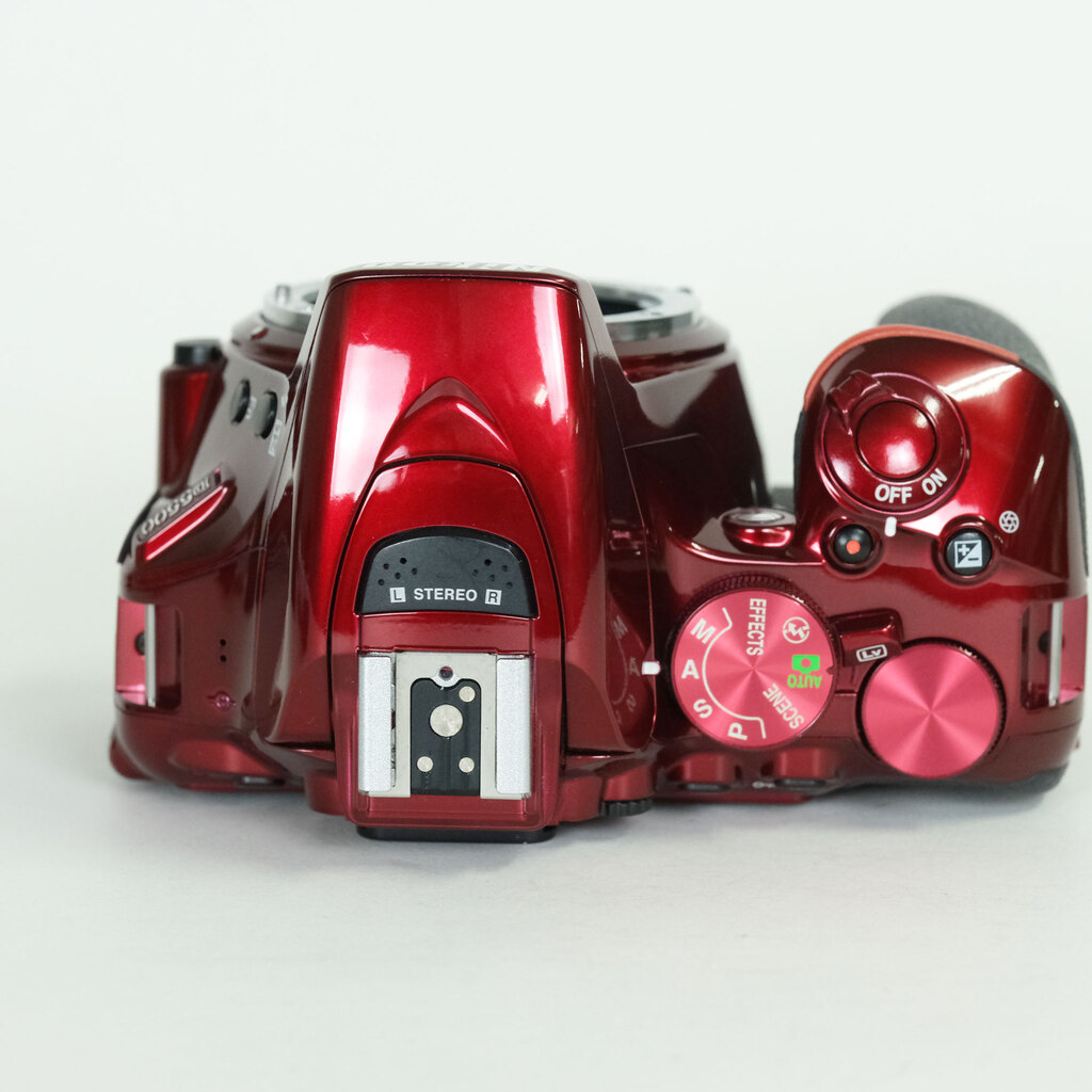 Nikon D5500 ボディ レッド