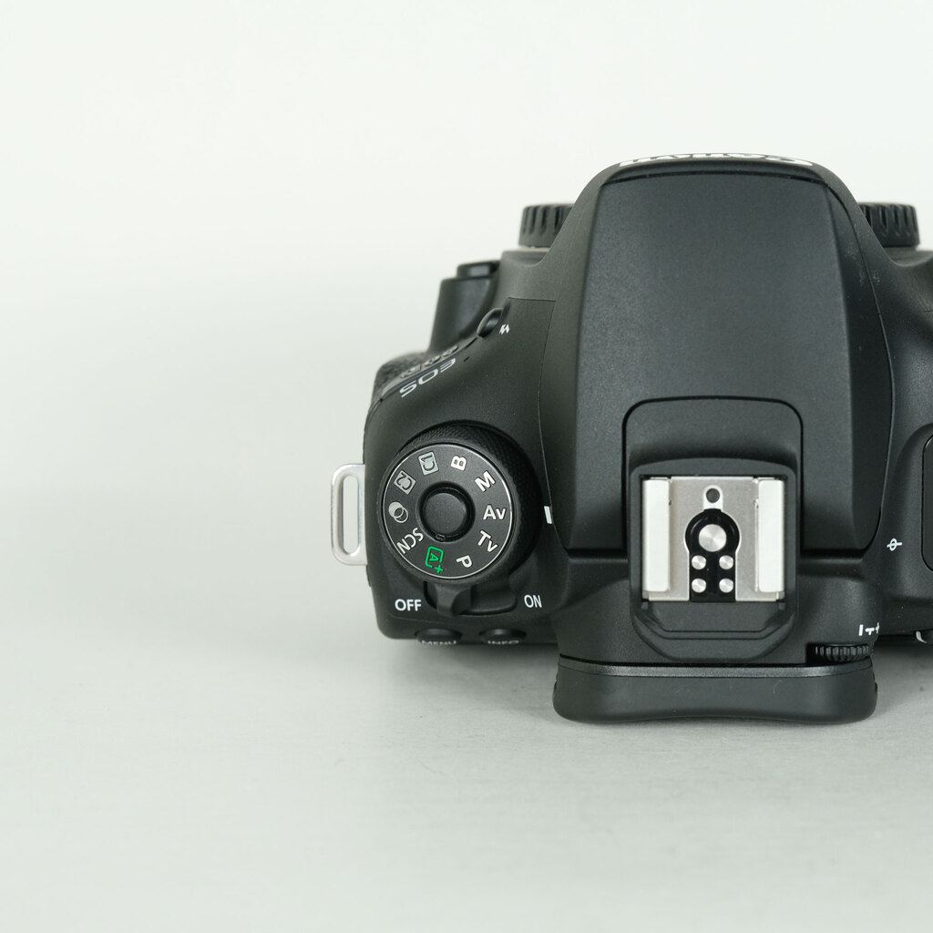 Canon EOS 90D