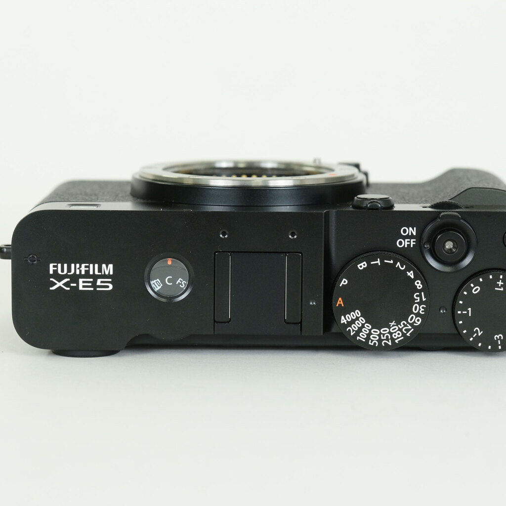 FUJIFILM X-E5