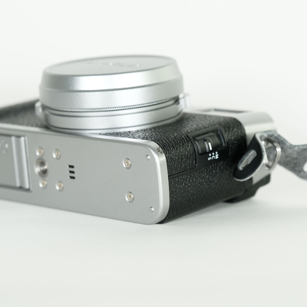 FUJIFILM X100F シルバー