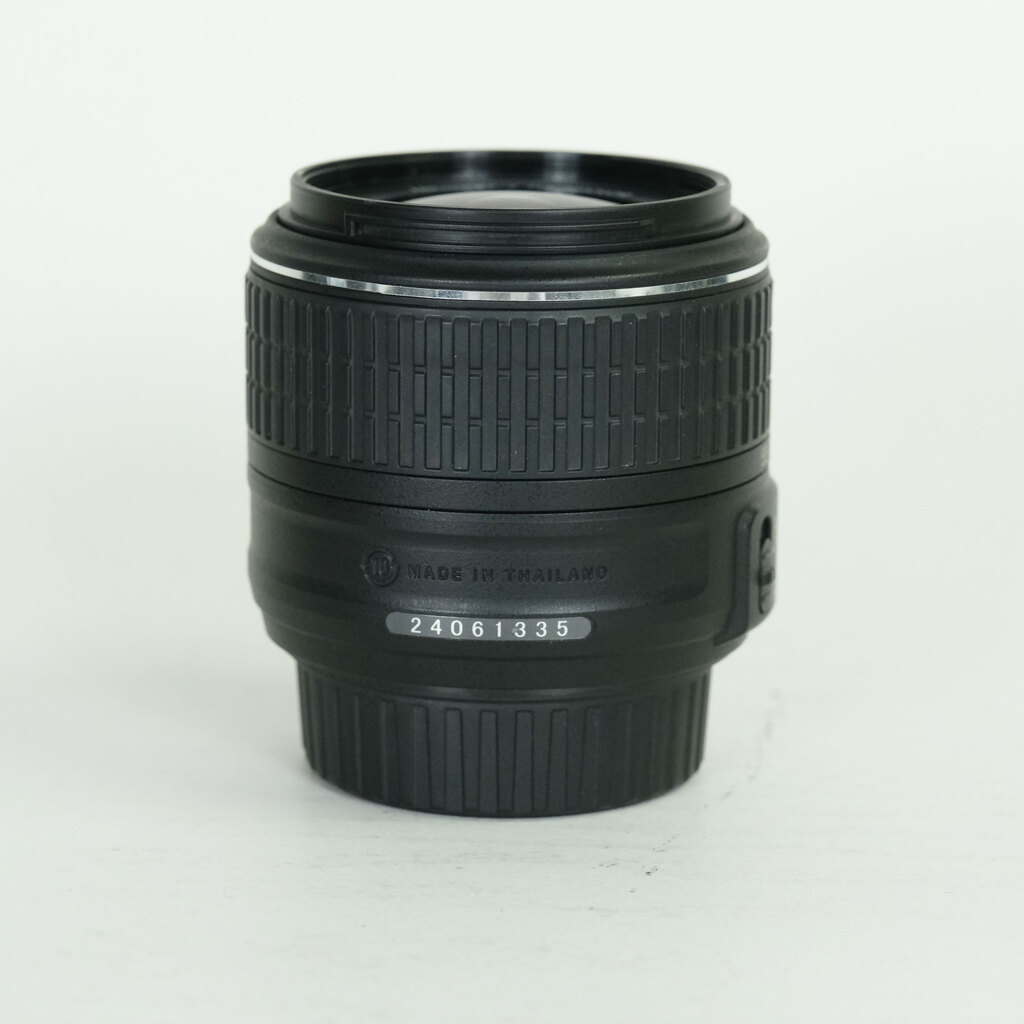 Nikon AF-S DX NIKKOR 18-55mm f3.5-5.6G VR II Nikon AF-S DX NIKKOR 18-55mm f3.5-5.6G VR II