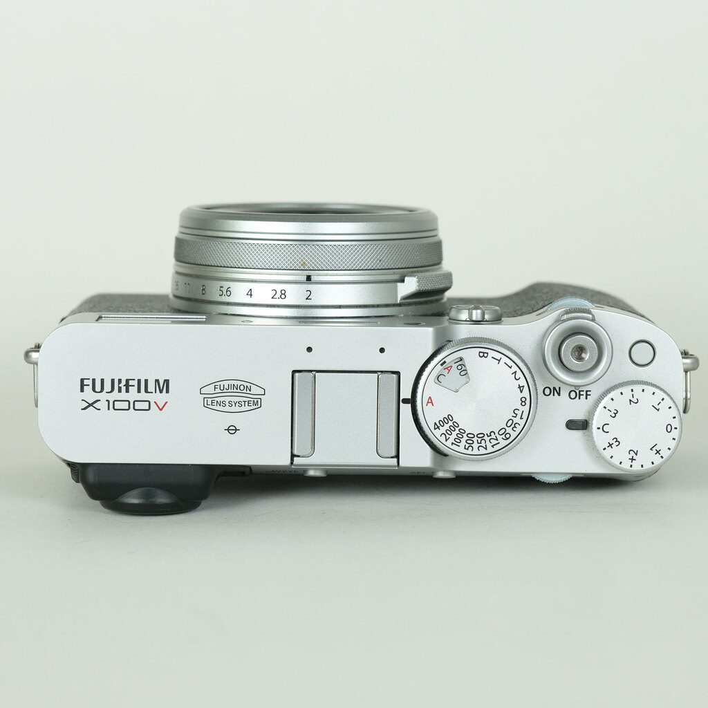 【新品未使用】 X100V シルバー 良品】FUJIFILM 富士フイルム デジタルカメラ X100V シルバー X100V-S