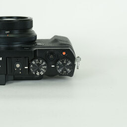 FUJIFILM X30 ブラック