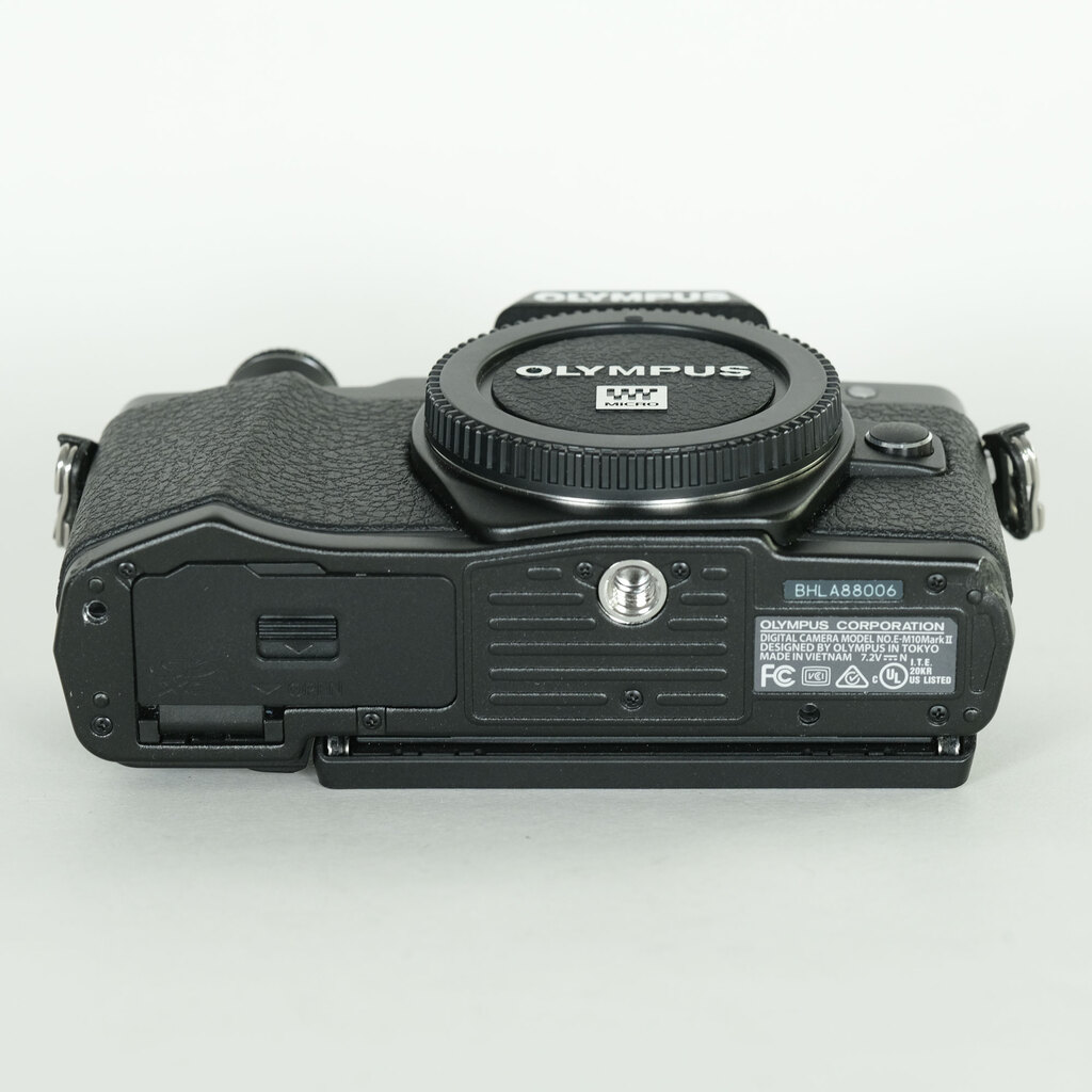 OLYMPUS OM-D E-M10 Mark II