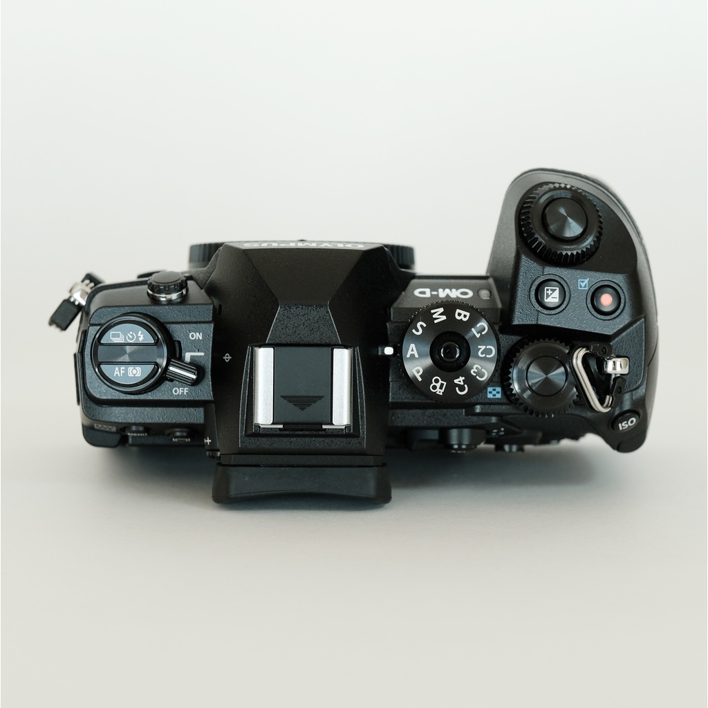 OLYMPUS OM-D E-M1 Mark III