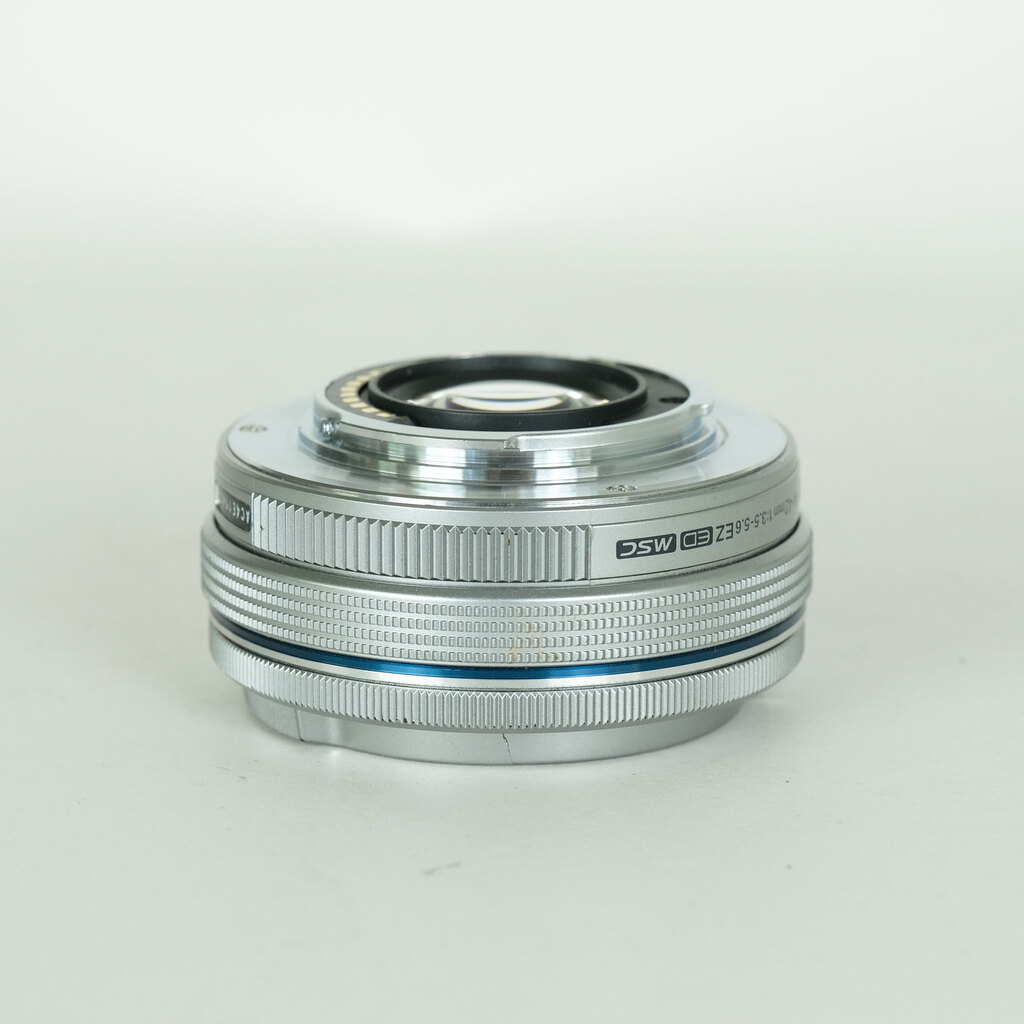 OLYMPUS M.ZUIKO DIGITAL ED 14-42mm F3.5-5.6 EZ シルバー