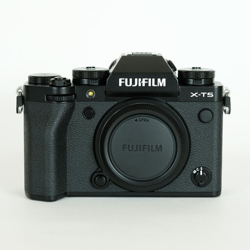 FUJIFILM X-T5