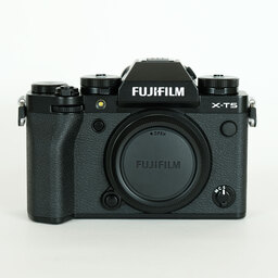 FUJIFILM X-T5