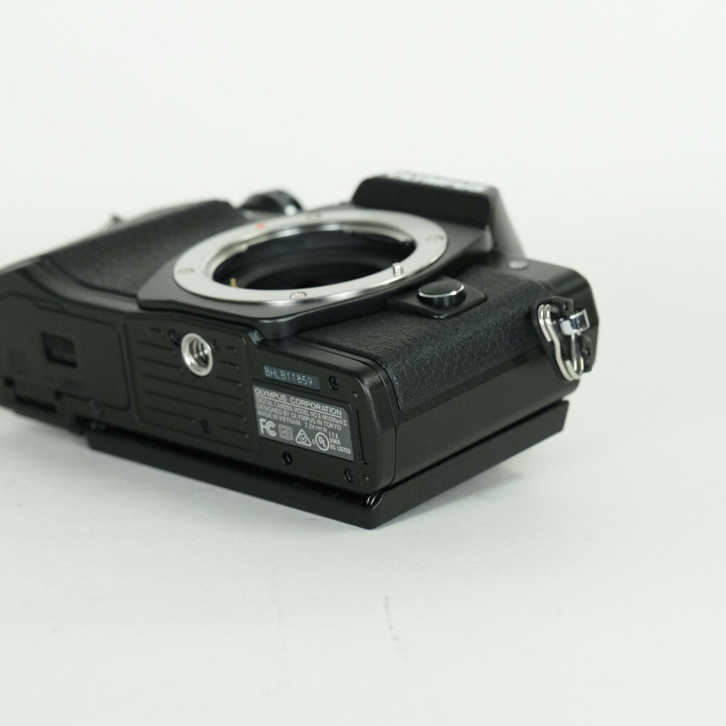 OLYMPUS OM-D E-M10 Mark II