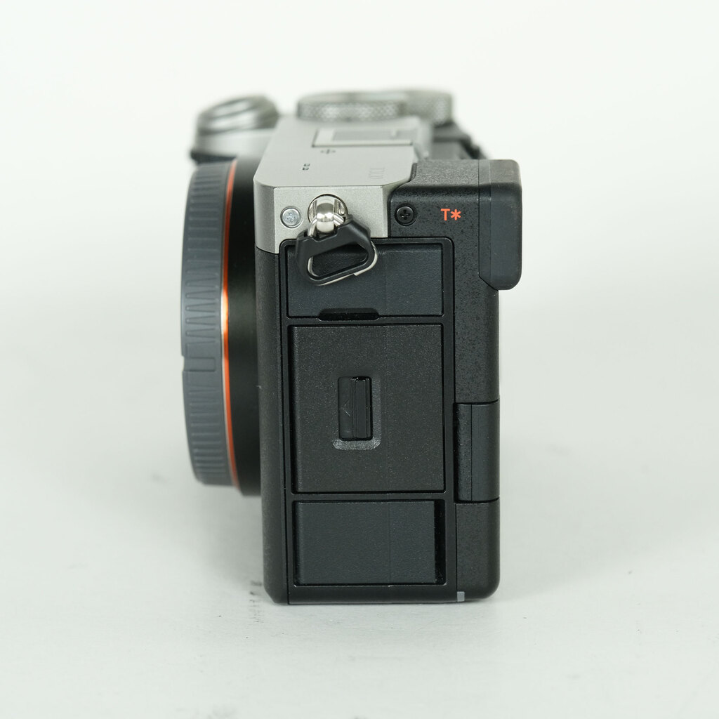 SONY ��7C II�iILCE-7CM2�j [�{�f�B �V���o�[]
