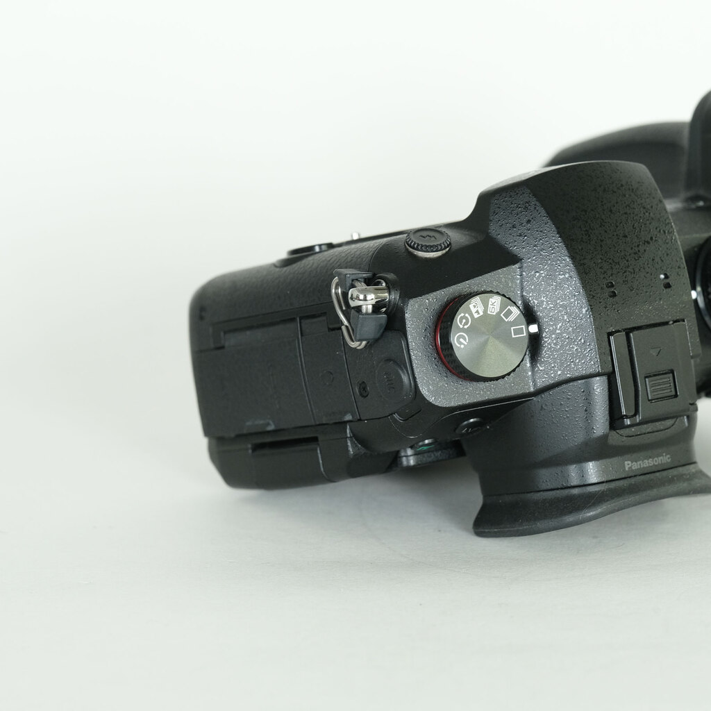 Panasonic LUMIX DC-GH5M2