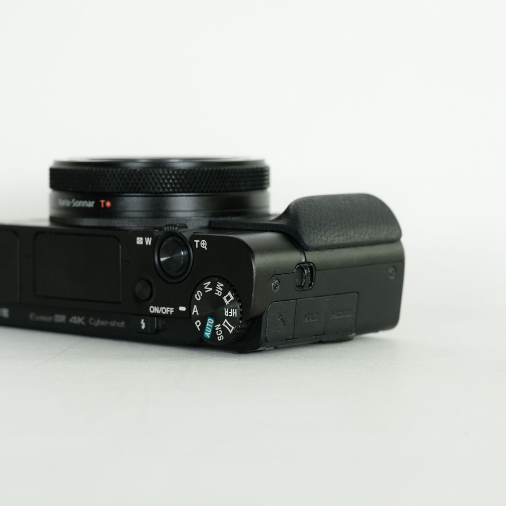 SONY Cyber-shot DSC-RX100M7G シューティンググリップキットの出品