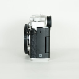 OLYMPUS PEN-F