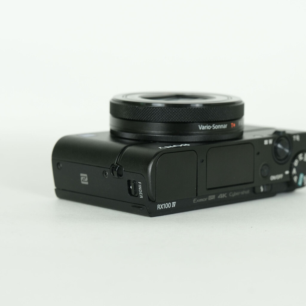 SONY Cyber-shot DSC-RX100M4