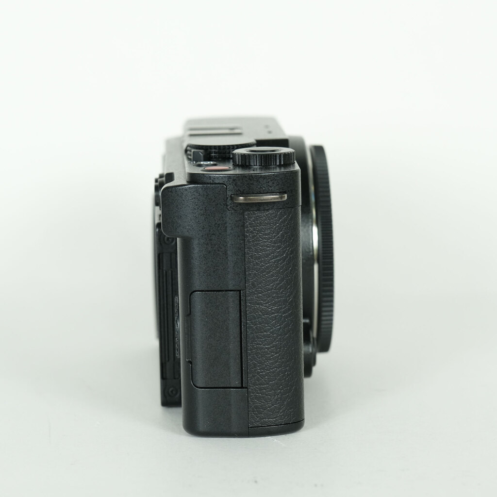 Panasonic LUMIX DC-S9