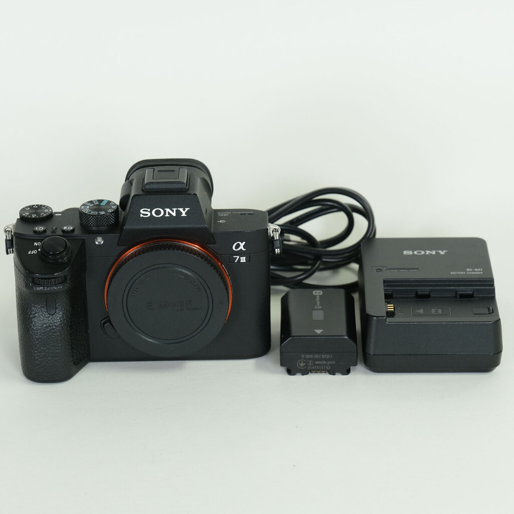SONY α7 III(ILCE-7M3) SONY α7 III(ILCE-7M3)