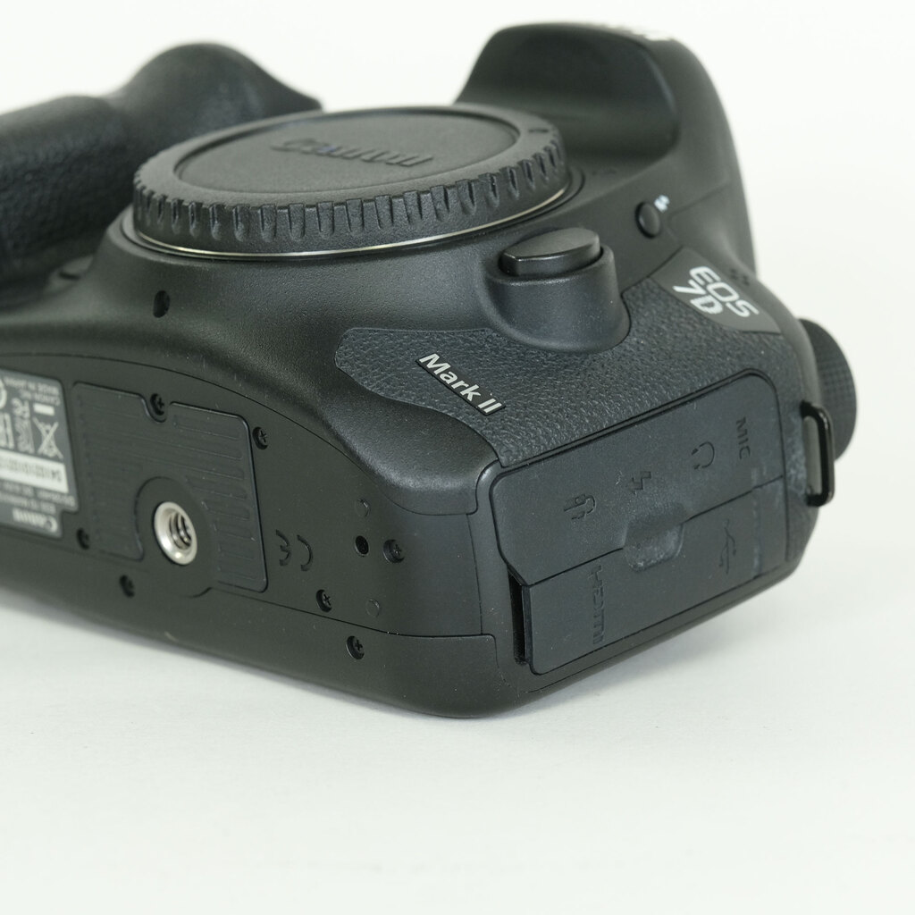 Canon EOS 7D Mark II Canon EOS 7D Mark II