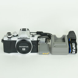 OLYMPUS OM-D E-M10 Mark II