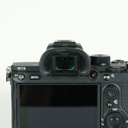 SONY α7 III(ILCE-7M3) SONY α7 III(ILCE-7M3)