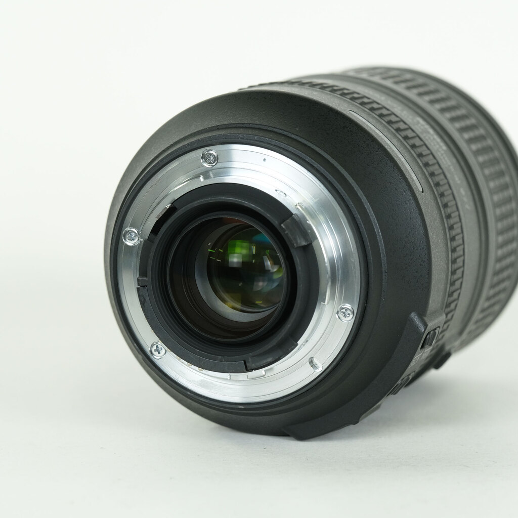 Nikon AF-S NIKKOR 28-300mm f/3.5-5.6G ED VR Nikon AF-S NIKKOR 28-300mm f/3.5-5.6G ED VR